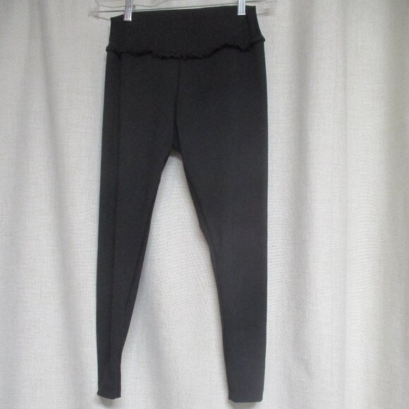 KIRA GRACE black ruffle accent Kathryn Budig yoga pants leggings - Picture 1 of 6